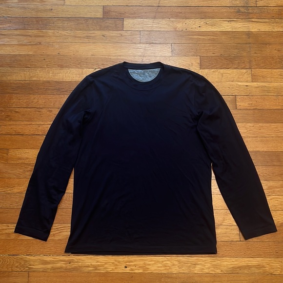 Brunello Cucinelli XL slim fit cotton crew. Pit to pit:22.5" Length:30" - Picture 2 of 10